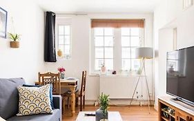 Cozy Apt In Central London